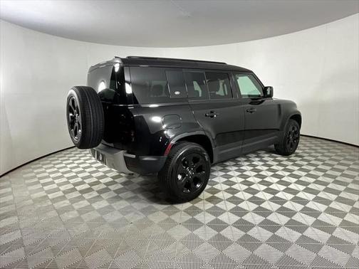 2024 Land Rover Defender 110 P300