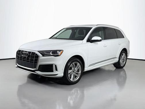 Carrara White 2021 Audi Q7 45 Premium