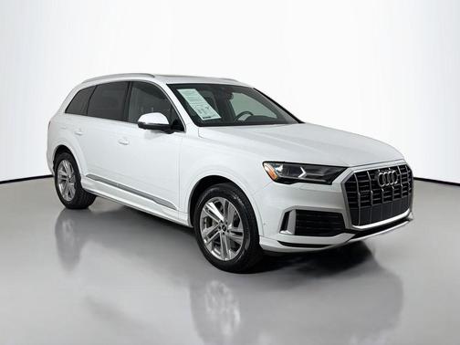 Carrara White 2021 Audi Q7 45 Premium