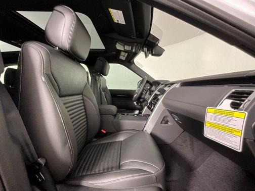 2026 Land Rover Discovery S