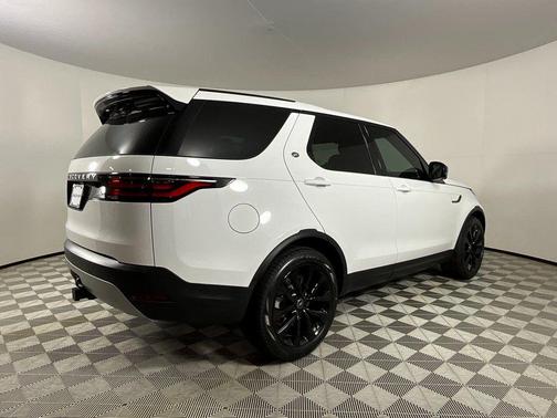 2026 Land Rover Discovery S