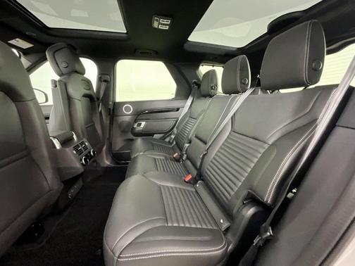 2026 Land Rover Discovery S