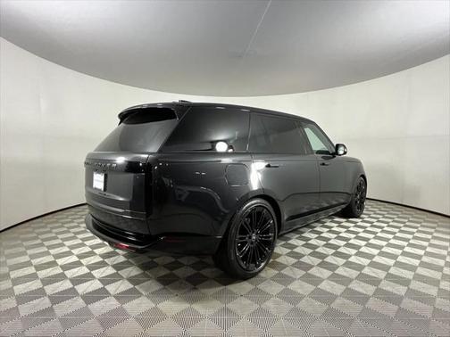 2025 Land Rover Range Rover P530 SE 7 Seat