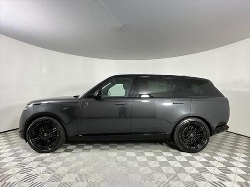 2025 Land Rover Range Rover P530 SE 7 Seat