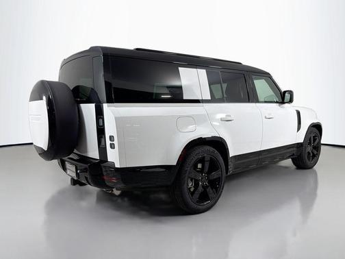 Fuji White 2026 Land Rover Defender P400 X-Dynamic SE