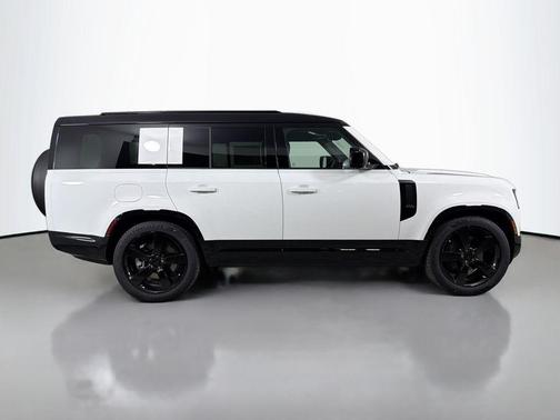 Fuji White 2026 Land Rover Defender P400 X-Dynamic SE