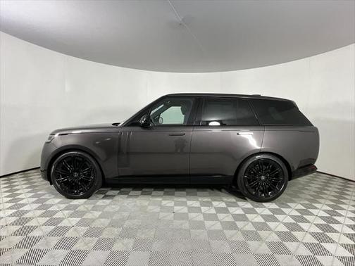 2025 Land Rover Range Rover P400 SE