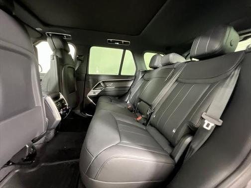 2025 Land Rover Range Rover P400 SE