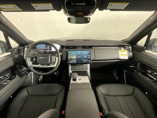 2025 Land Rover Range Rover P400 SE