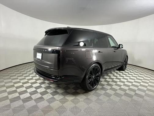 2025 Land Rover Range Rover P400 SE