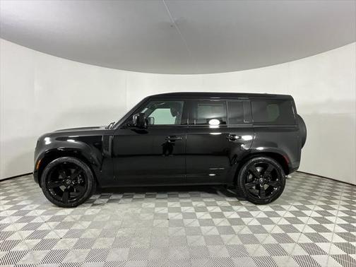2025 Land Rover Defender 110 V8