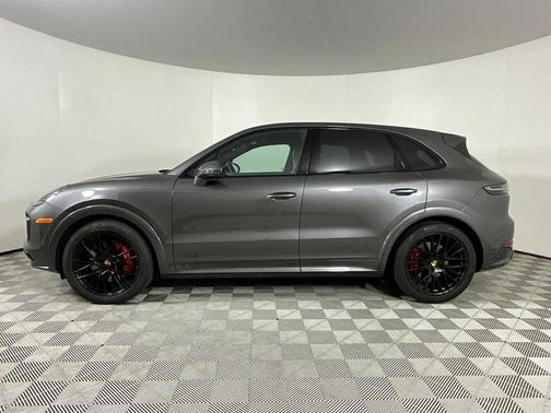 2022 Porsche Cayenne GTS
