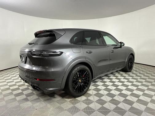 2022 Porsche Cayenne GTS