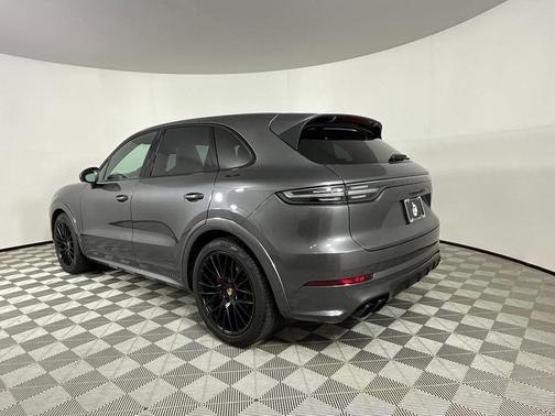 2022 Porsche Cayenne GTS