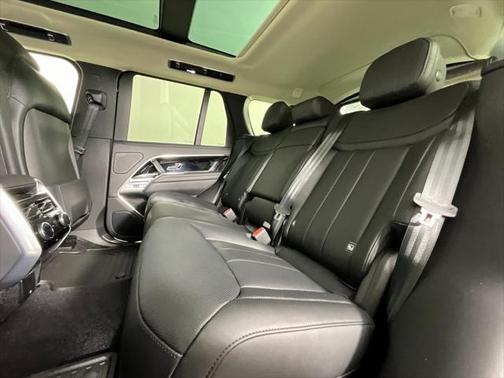2025 Land Rover Range Rover P530 SE