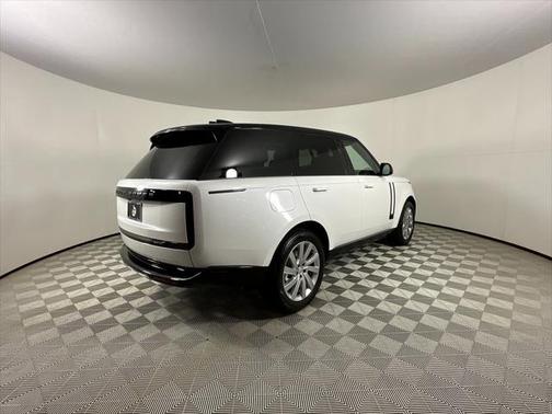 2025 Land Rover Range Rover P400 SE