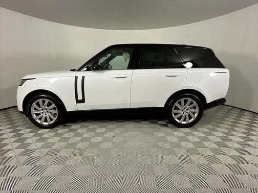 2025 Land Rover Range Rover P400 SE