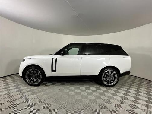 2025 Land Rover Range Rover P400 SE