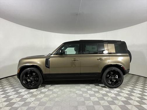 2025 Land Rover Defender 110 P400 X-Dynamic SE