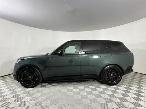2025 Land Rover Range Rover P530 SE