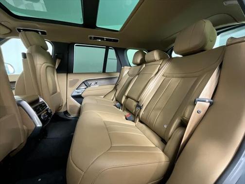 2025 Land Rover Range Rover P530 SE