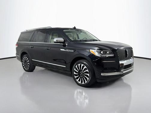 Infinite Black Metallic Clearcoat 2023 Lincoln Navigator Black Label