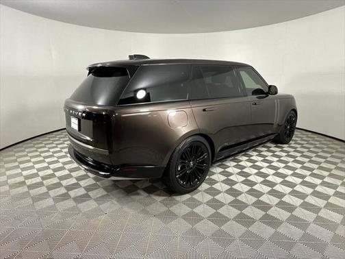 2024 Land Rover Range Rover P530 SE