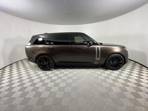2024 Land Rover Range Rover P530 SE