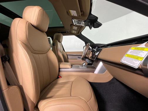 2025 Land Rover Range Rover P400 SE