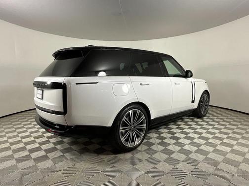 2025 Land Rover Range Rover P400 SE