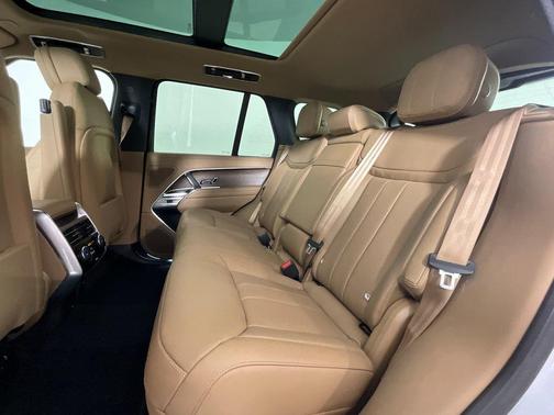 2025 Land Rover Range Rover P400 SE