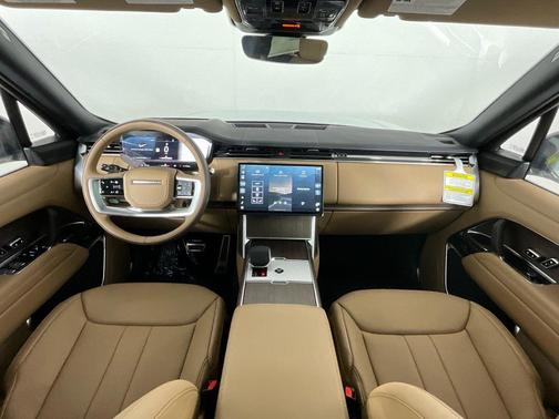2025 Land Rover Range Rover P400 SE