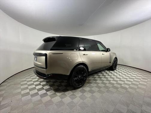 2025 Land Rover Range Rover P530 SE 7 Seat