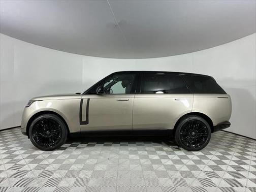 2025 Land Rover Range Rover P530 SE 7 Seat
