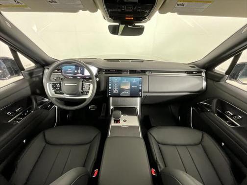 2025 Land Rover Range Rover P530 SE 7 Seat
