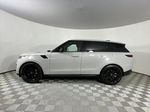 2025 Land Rover Range Rover Sport SE