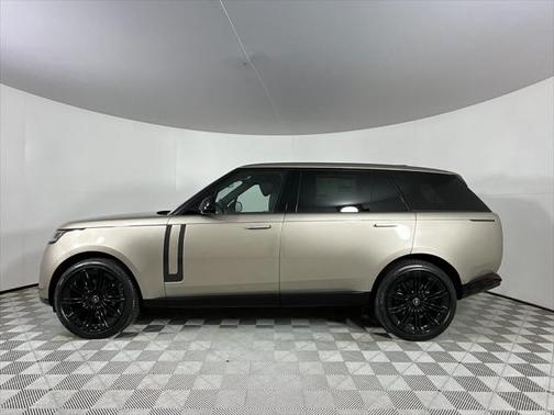 2025 Land Rover Range Rover P530 SE 7 Seat