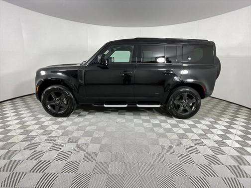 2022 Land Rover Defender 110 X-Dynamic SE