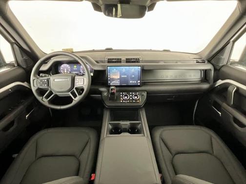 2025 Land Rover Defender 110 P400 X-Dynamic SE