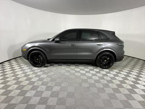 2022 Porsche Cayenne Base