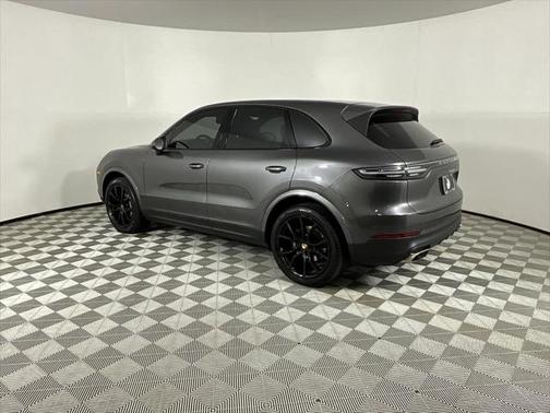 2022 Porsche Cayenne Base