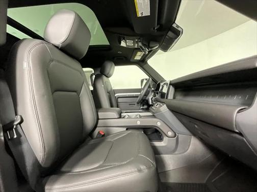 2025 Land Rover Defender 110 P400 S
