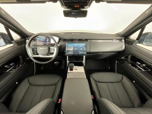 2025 Land Rover Range Rover P400 SE 7 Seat