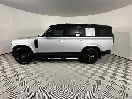 2023 Land Rover Defender 130 X-Dynamic SE