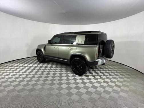 2024 Land Rover Defender 110 P300