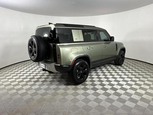 2024 Land Rover Defender 110 P300