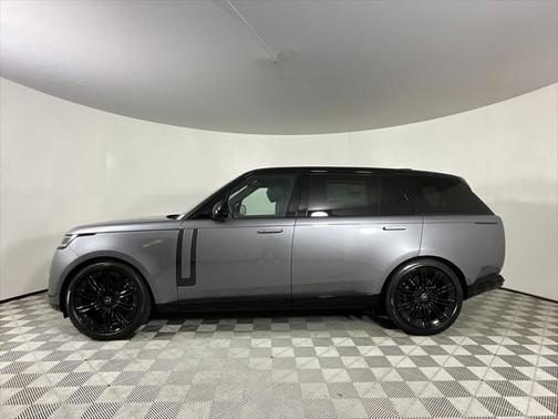 2025 Land Rover Range Rover P530 SE 7 Seat