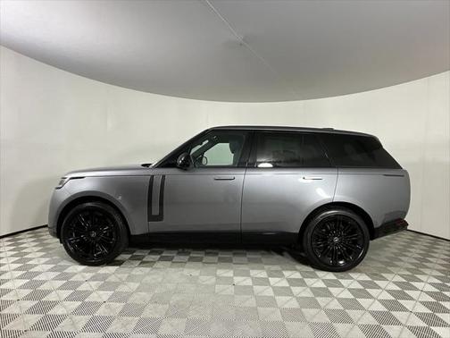 2025 Land Rover Range Rover P530 SE