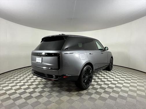 2025 Land Rover Range Rover P530 SE