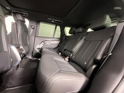 2025 Land Rover Range Rover P530 SE